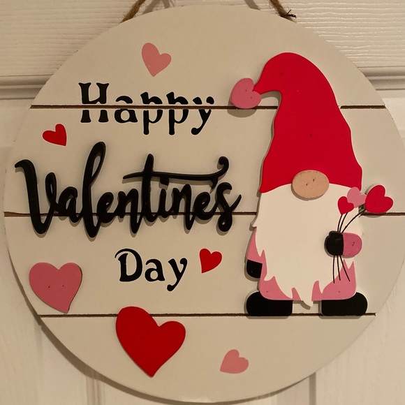 Valentines Day Gnome Wall Decor, Happy Valentines Day Gnome Wood Wall Sign - Picture 4 of 14